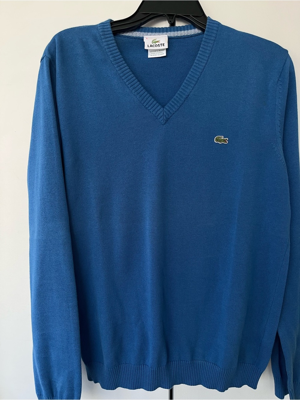 Lacoste Men’s V-Neck Cotton Sweater in Phoenix Blue/Size 4(US M)